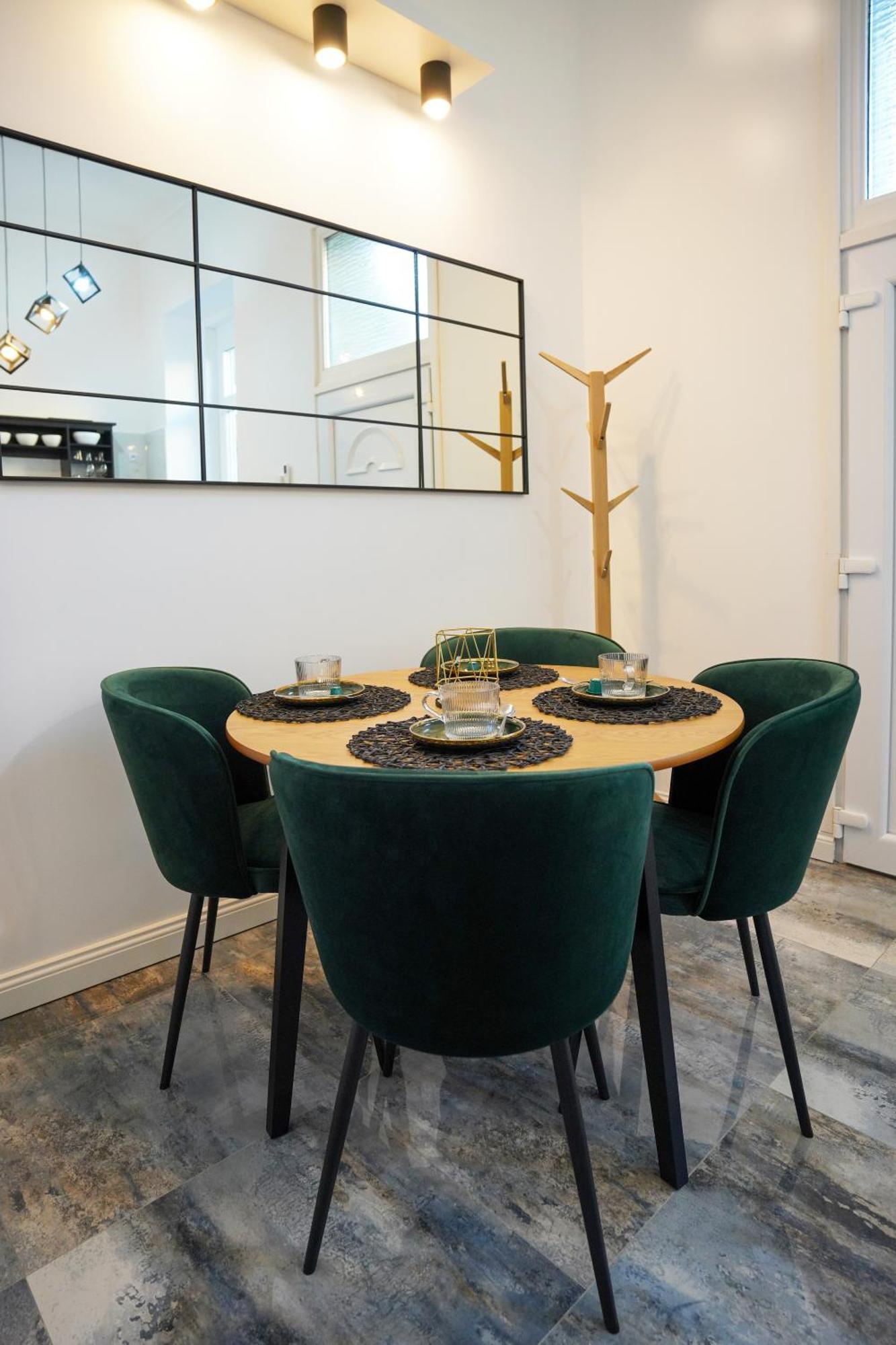 Decor Apartman Еґер Екстер'єр фото