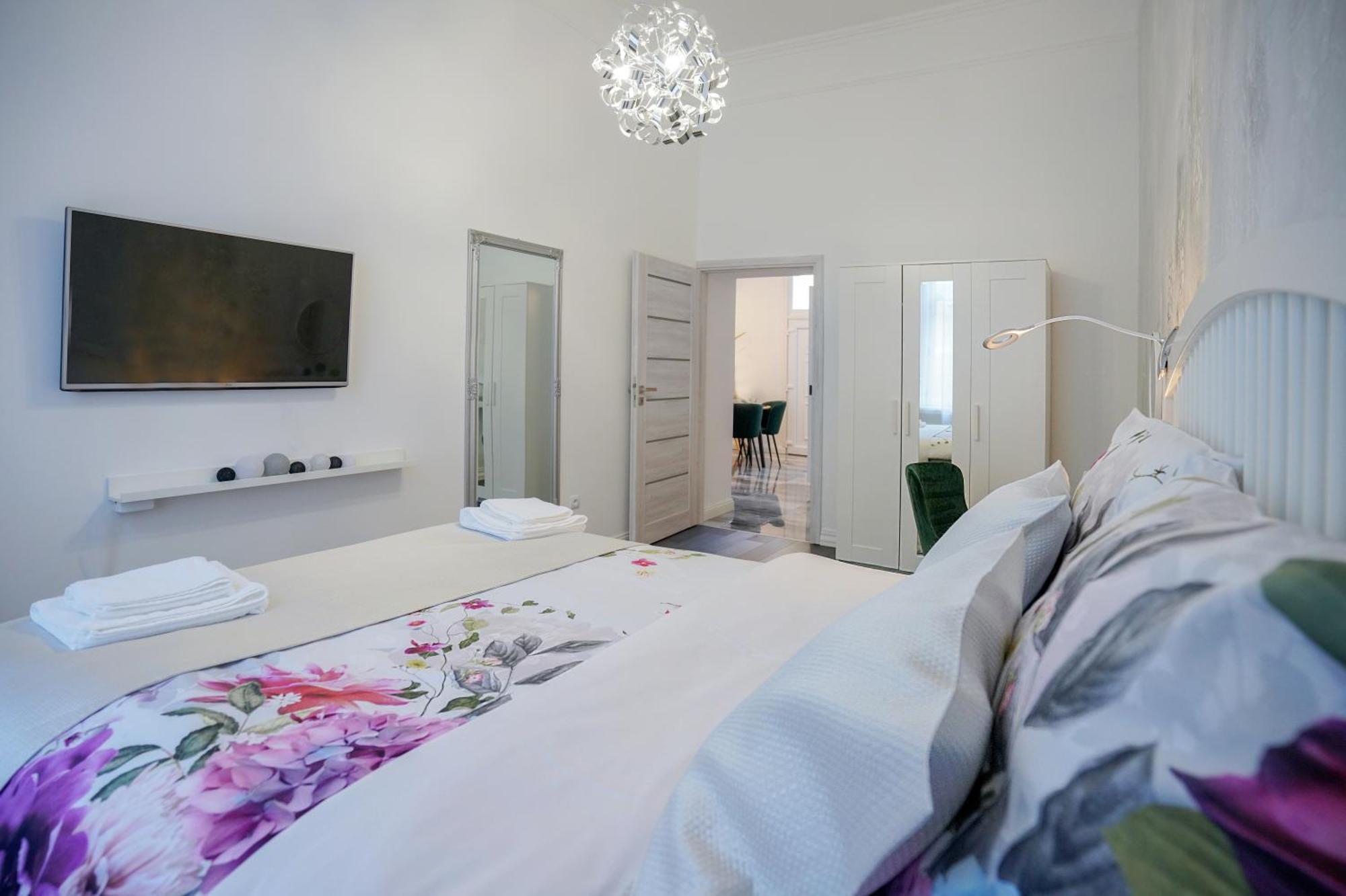 Decor Apartman Еґер Екстер'єр фото